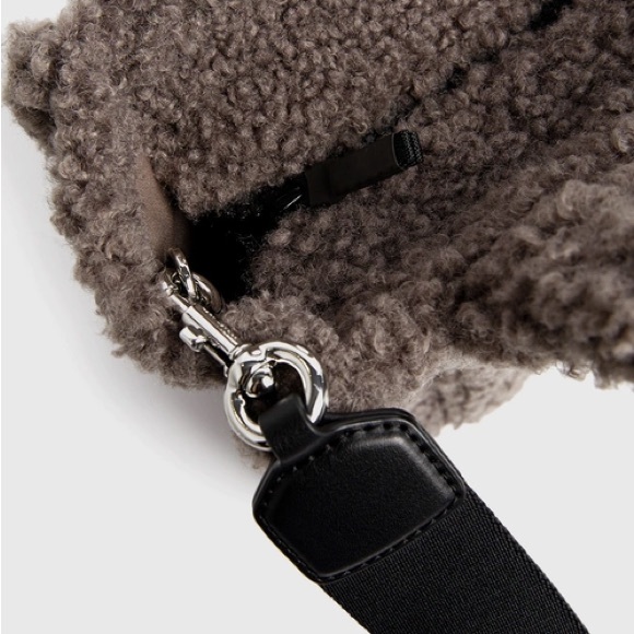 MARC JACOBS
Mini Traveler Faux-Fur Tote Crossbody Bag - Picture 7 of 13